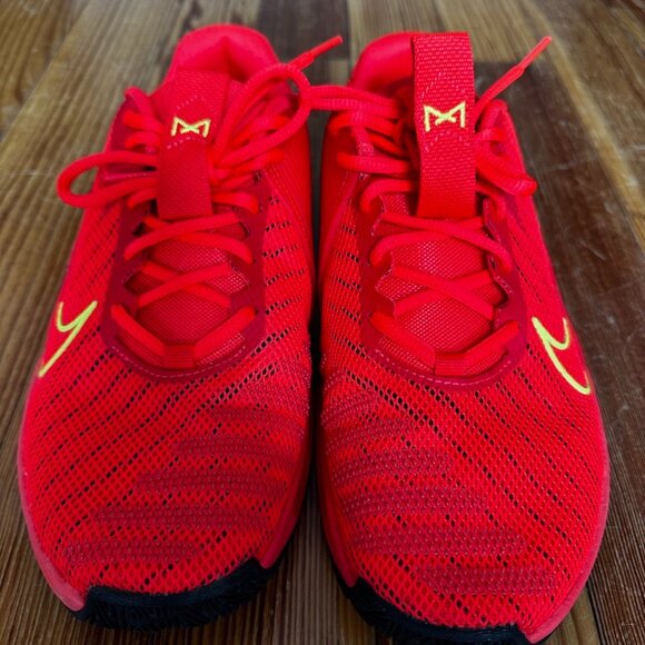 Men's Size 9 Nike Metcon 9 training shoe in Bright Crimson/Volt/Black - Picture 5 of 12